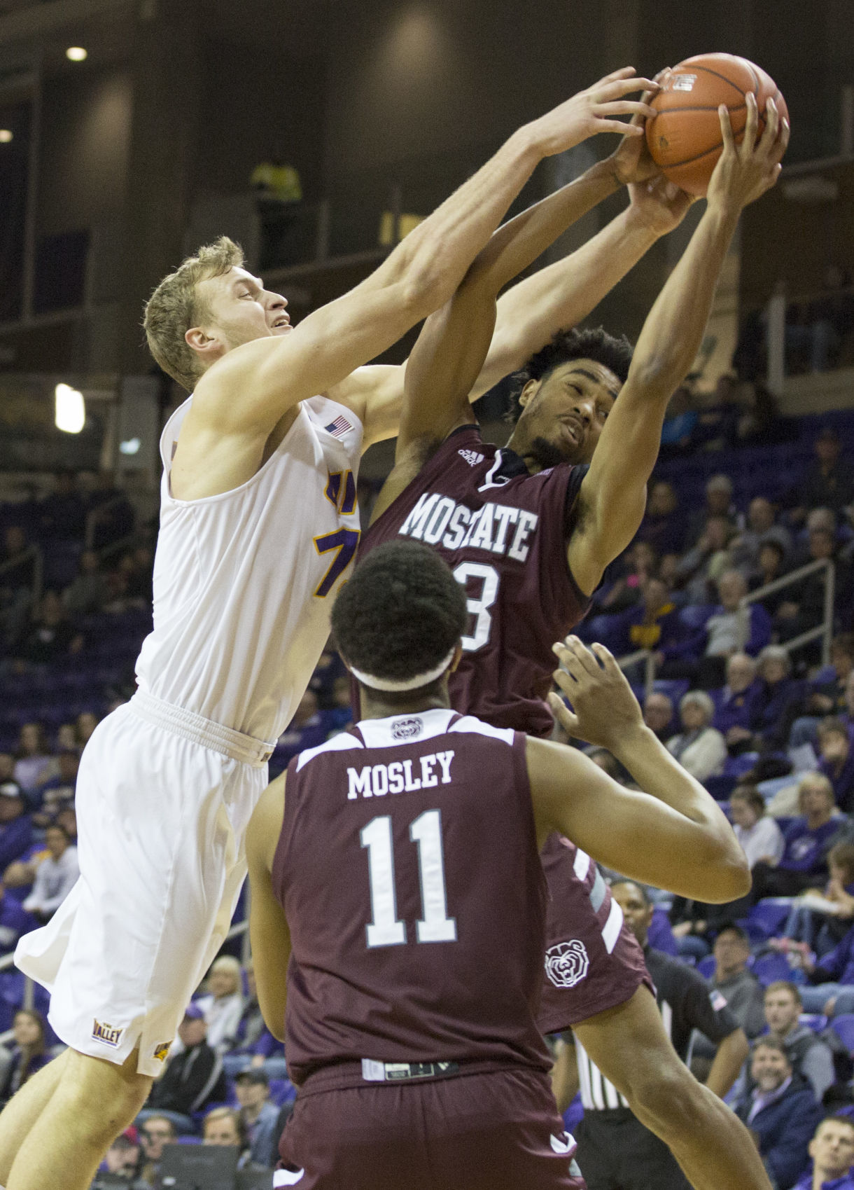 012920kw-uni-basketball-02